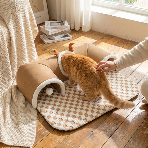 Cat tunnel bed house in use